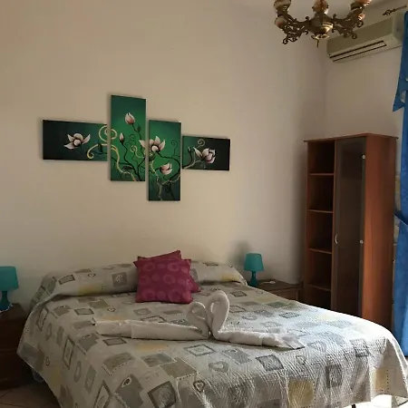 Darlis Aetna Guestroom * Nunziata