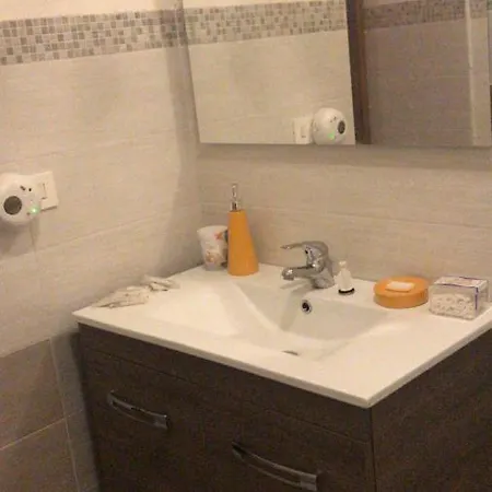 Darlis Aetna Guestroom *